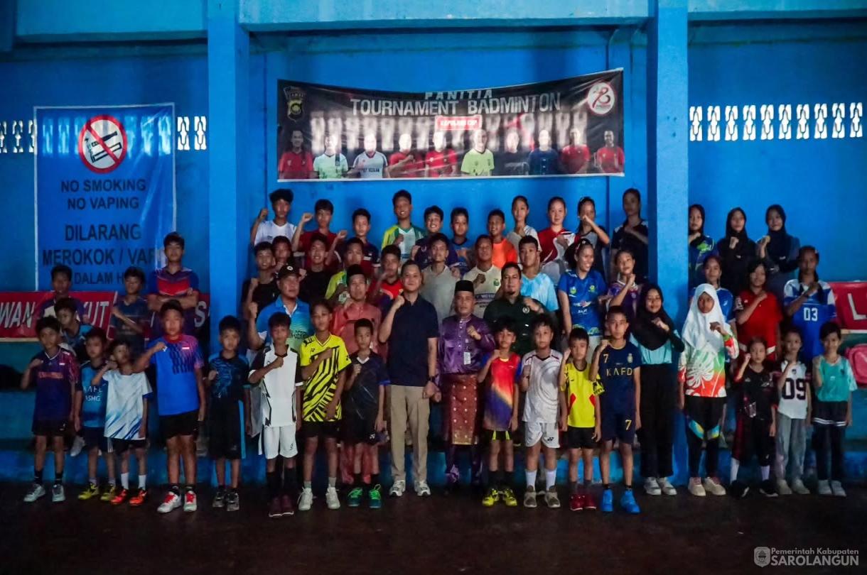15 Juni 2026 Wakil Bupati Sarolangun Membuka Kegiatan Turnamen Bulu Tangkis Sarolangun Badminton Academy di Hall Pemda Sarolangun