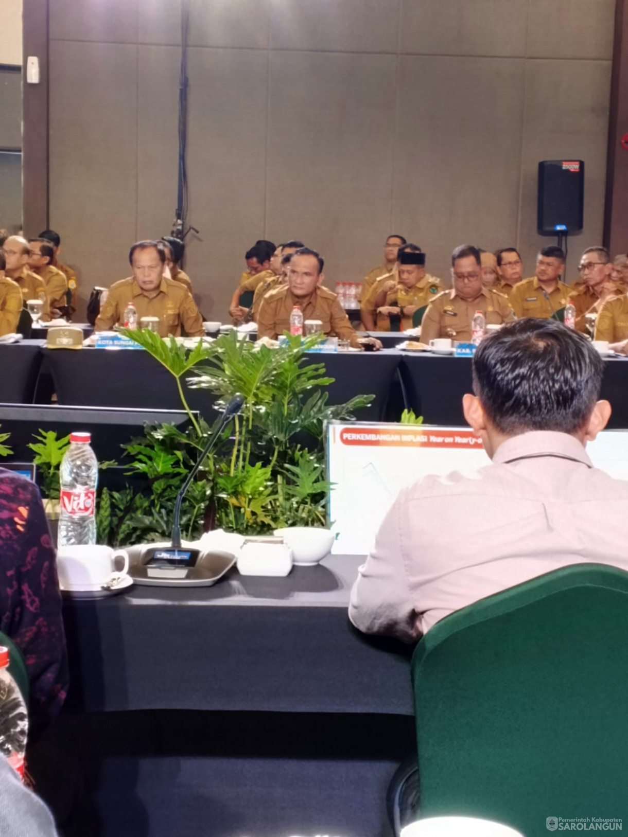 23 November 2025 Bupati Menghadiri Rapat HIGH LEVEL MEETING TPID PROV Jambi Sinergi TPID SE Provinsi Jambi dalam Menjaga Stabilitas Pasokan dan Harga Pangan Strategis Menjelang Natal 2025 dan Tahun Baru 2025