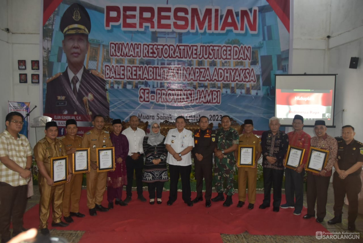 19 Oktober 2023 - Penjabat Bupati Sarolangun Menghadiri Acara Peresmian Rumah Restorative Justice dan BaleRehabilitasi Napza Adhyaksa SeProvinsi Jambi di Balai Desa Sungai Baung