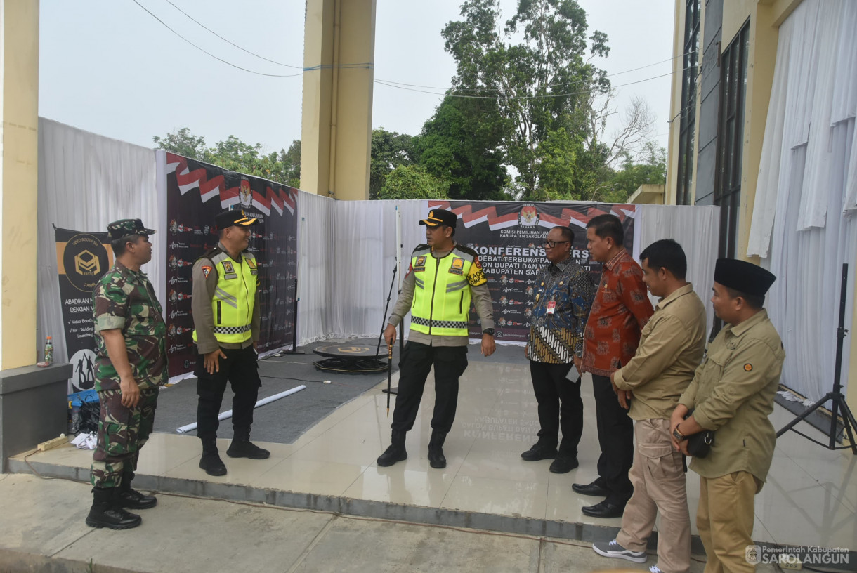 16 November 2024 - Monitoring Persiapan Jelang Debat Pemilihan Bupati dan Wakil Bupati Sarolangun, Bertempat di Gedung LPTQ Sarolangun