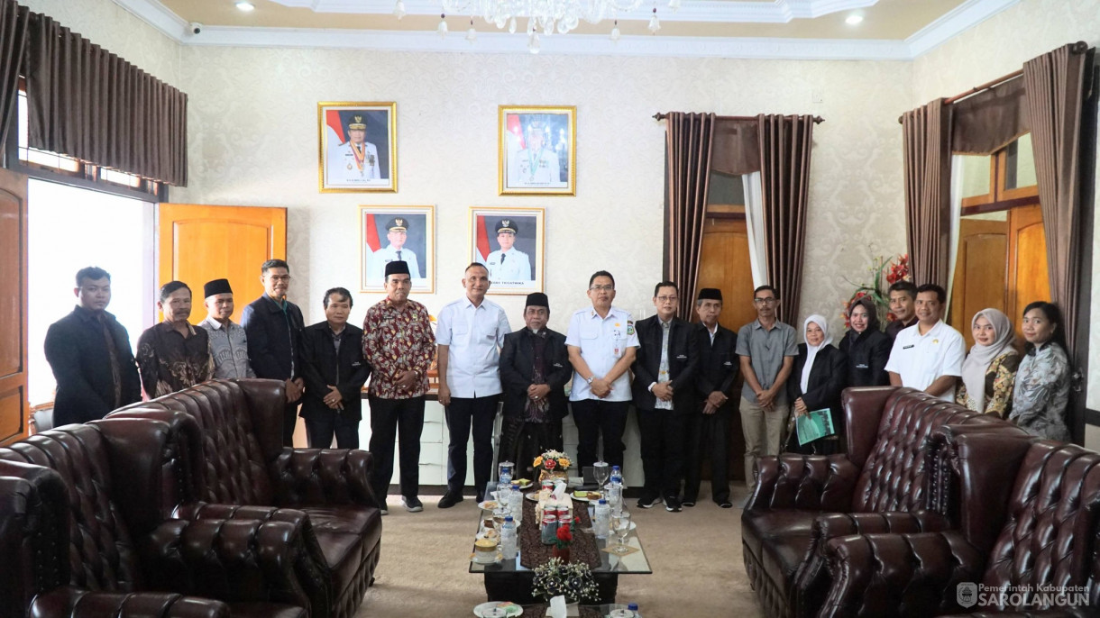 6 Mei 2026 Audiensi dengan Forum Kerukunan Umat Beragama Kabupaten Sarolangun dengan Bupati Sarolangun di Rumah Dinas Bupati Sarolangun
