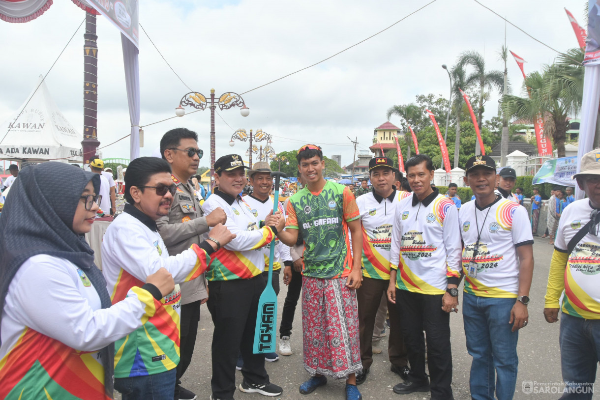 24 April 2024 - Pembukaan Festival Beatrix 2024 Balumbo Biduk Di Depan Rumah Dinas Bupati Sarolangun