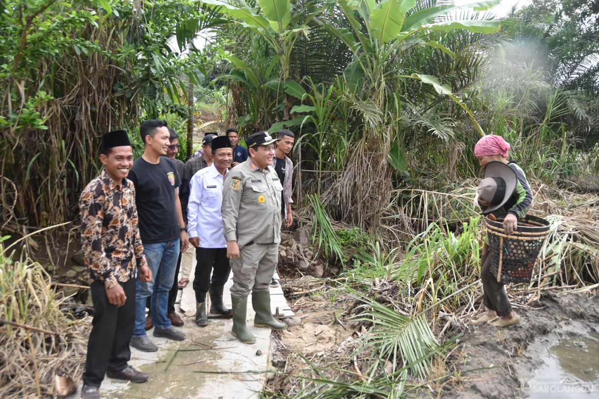 25 November 2023 - Meninjau Saluran Irigasi Yang Rusak Di Sawah Desa Sungai Bemban, Kecamatan Batang Asai