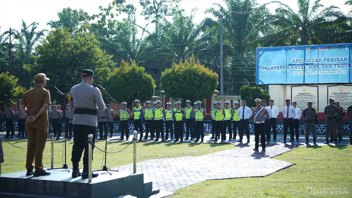 Apel Gelar Pasukan Dalam Rangka Operasi Lilin Tahun 2025 Sekaligus Memberikan Penghargaan dari Bapak Bupati Kepada 4 Pejabat Polres Sarolangun