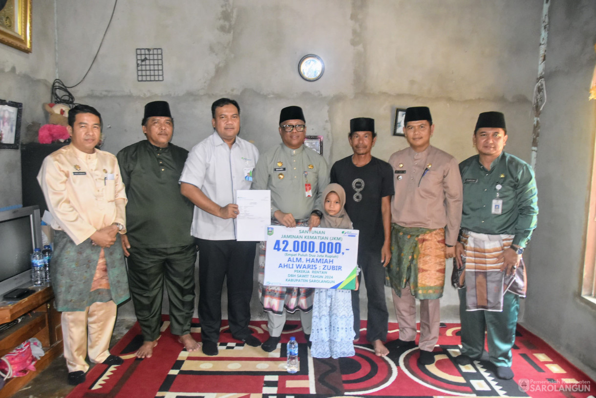 14 Oktober 2024 - Pemberian Bantuan BPJS Ketenagakerjaan, Bertempat di Desa Pulau Lintang Kecamatan Bathin VIII 