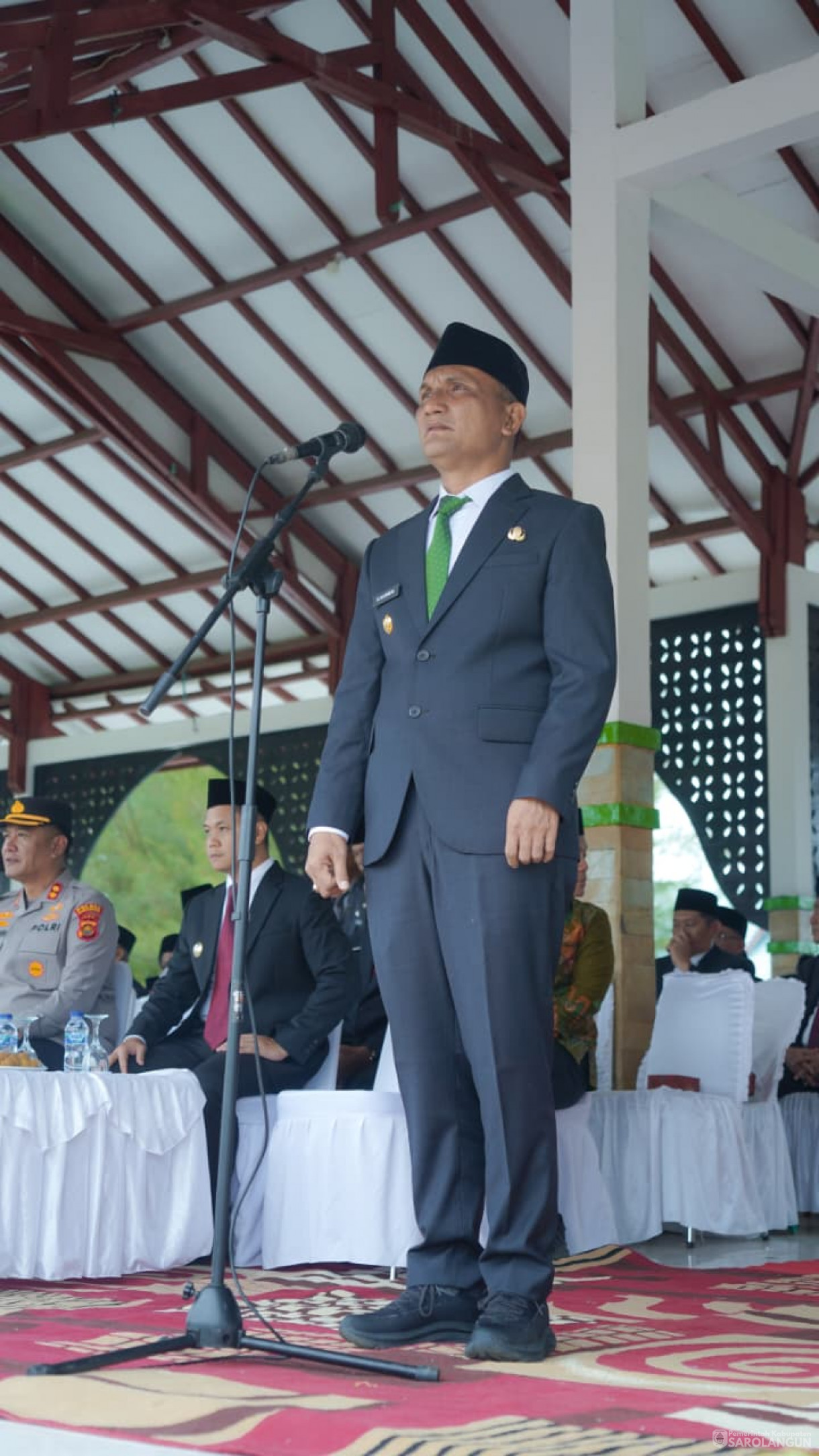 28 Oktober 2025 Upacara Hari Peringatan Sumpah Pemuda Ke 97 Tahun 2025 , Launching Perlindungan Jamsostek Bagi Pekerja Rentan, Lembaga Adat Masyarakat dan LPM Kelurahan dan&nbsp;Penyerahan Satu Unit Truk Sampah Ke Dinas LHD Sarolangun&nbsp;&nbsp;