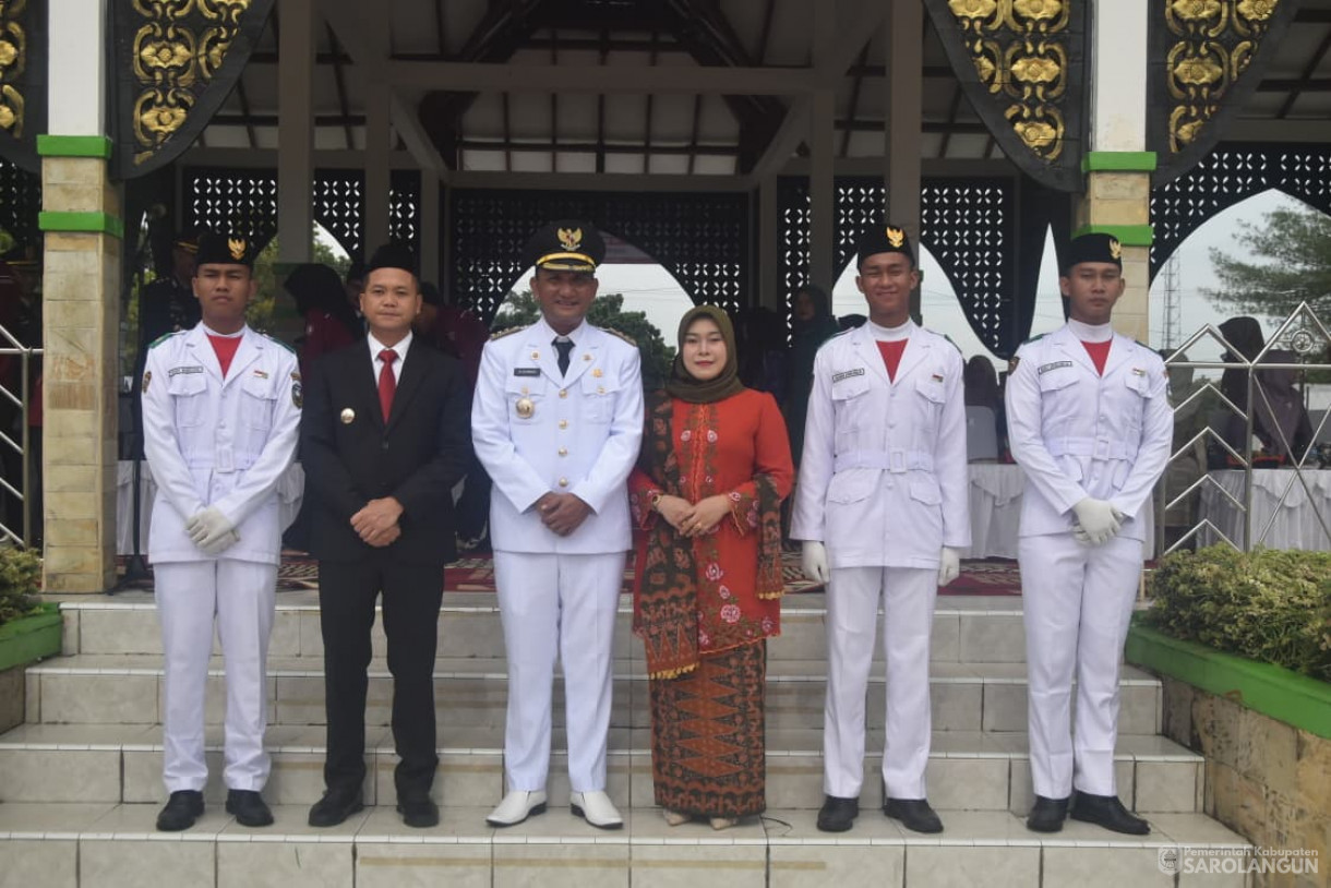 Upacara Peringatan Hari Sumpah Pemuda di Lapangan Gunung Kembang Sarolangun