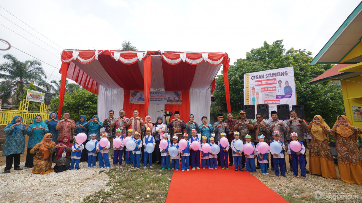 29 Oktober 2023 - Penjabat Bupati Sarolangun Menghadiri Acara Penilaian Verifikasi Lapangan Posyandu Terbaik Tingkat Nasional 2023 di Posyandu Perintis I Desa Perdamaian Kecamatan Singkut