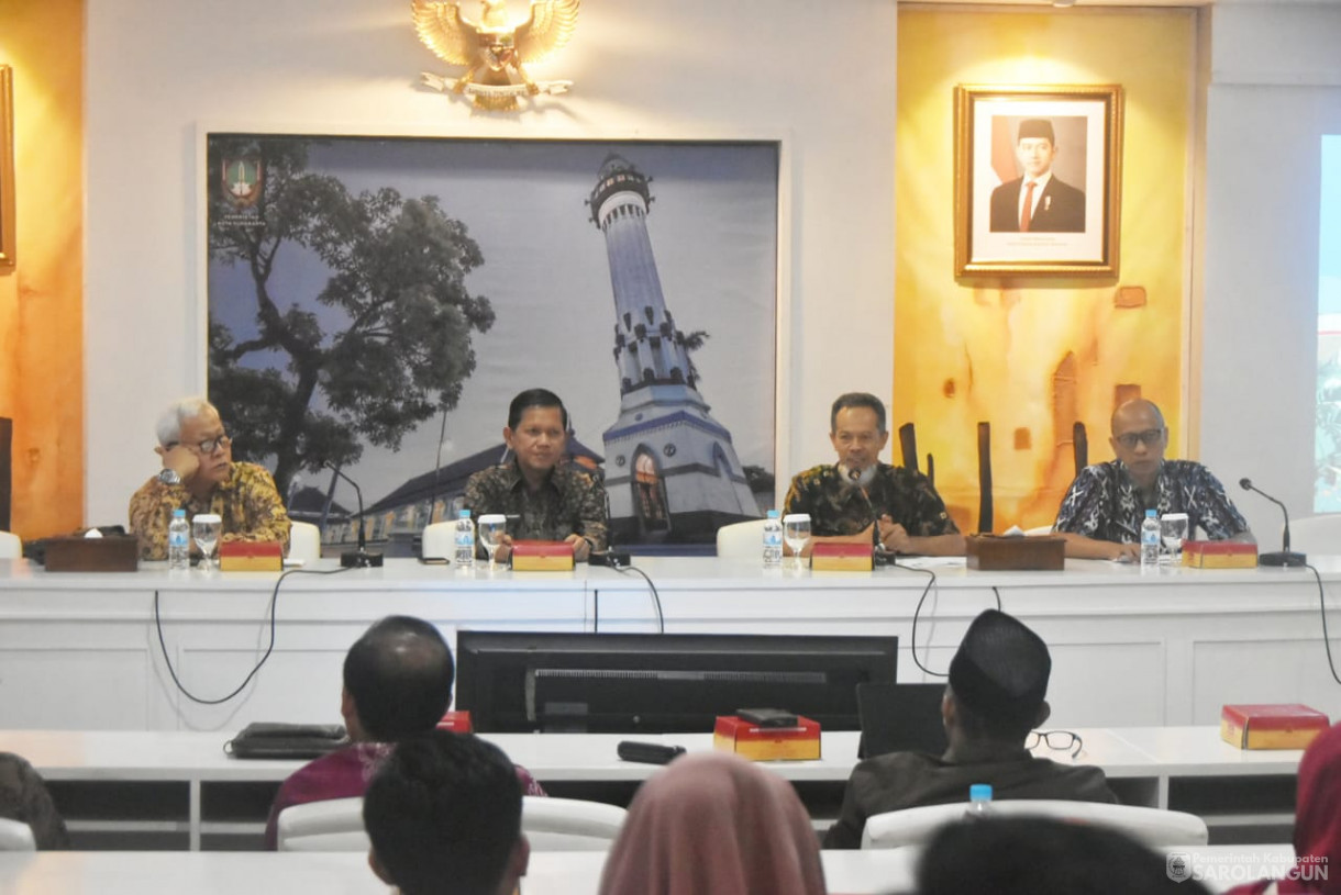 6 Desember 2024 - Studi Tiru MCP KPK Pemerintah Kabupaten Sarolangun Dengan Pemerintah Kota Solo, Bertempat di Aula Kantor Walikota Solo Provinsi Jawa Tengah 