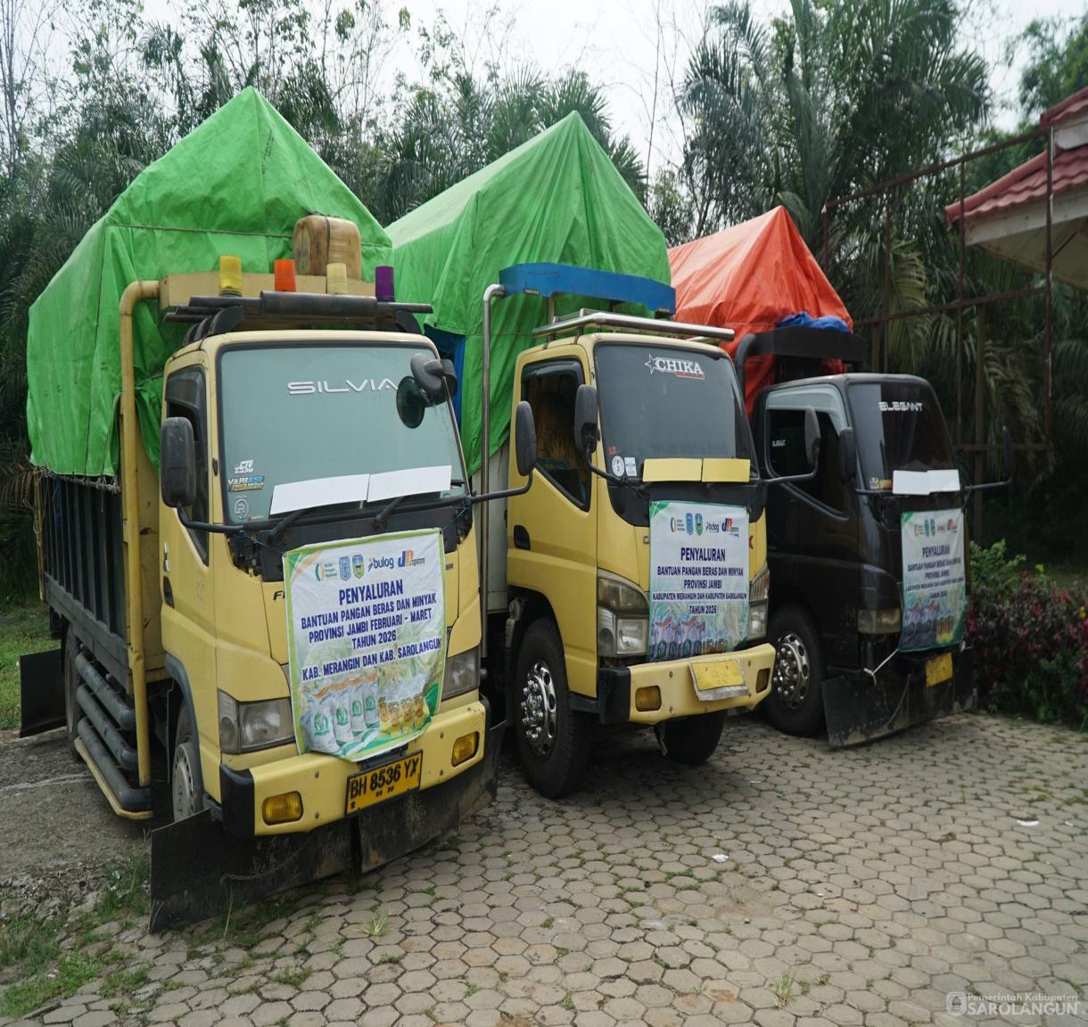 3 Juni 2026 Wakil Bupati Sarolangun Melakukan Penyerahan Secara Simbolis Bantuan Pangan dari Bapanas melalui Bulog periode Februari dan Maret 2026 untuk Kabupaten Sarolangun bertempat di Kantor Camat Batin VIII