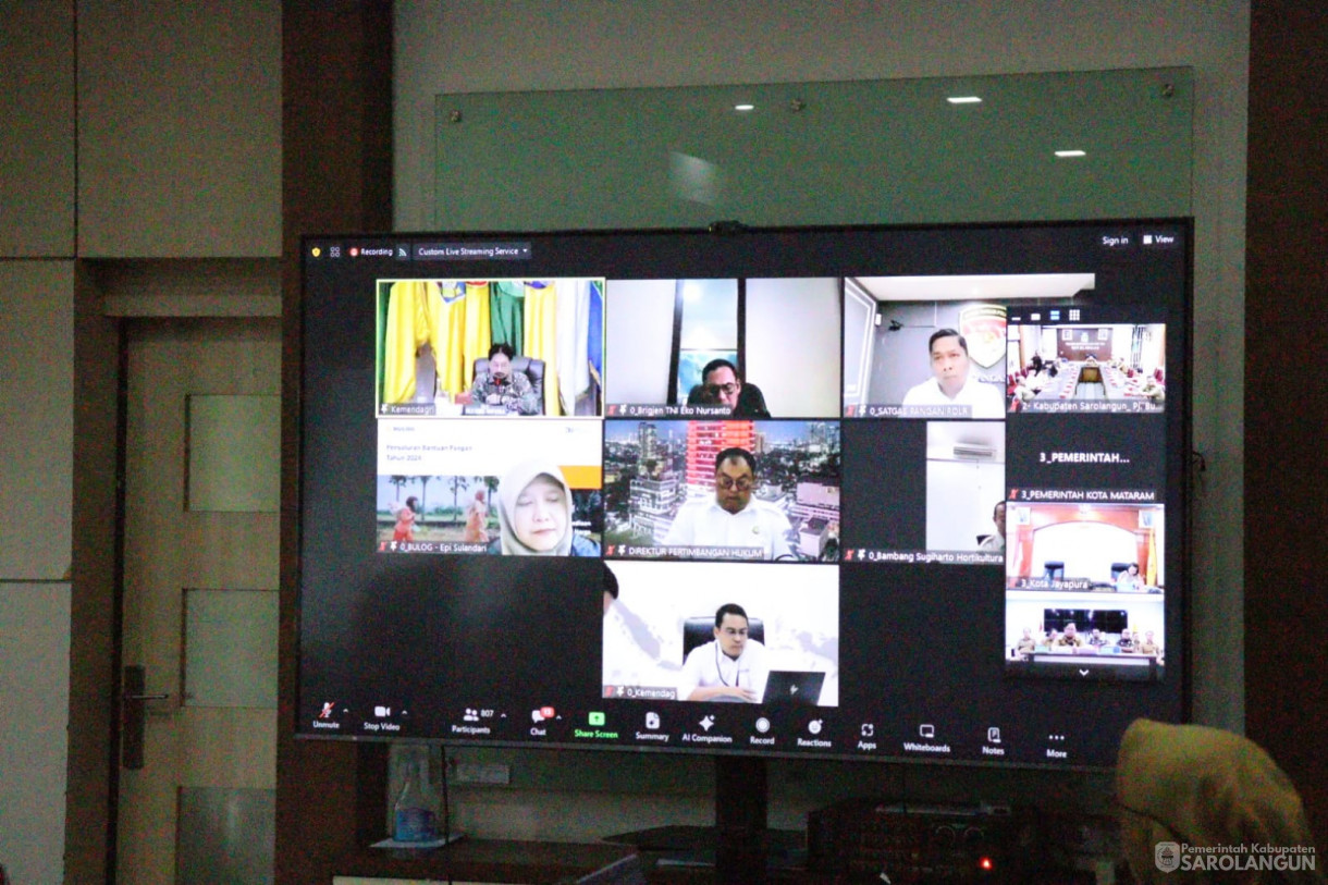 15 Januari 2024 - Rapat TPID Via Zoom Meeting Di Ruang Pola Utama Kantor Bupati Sarolangun