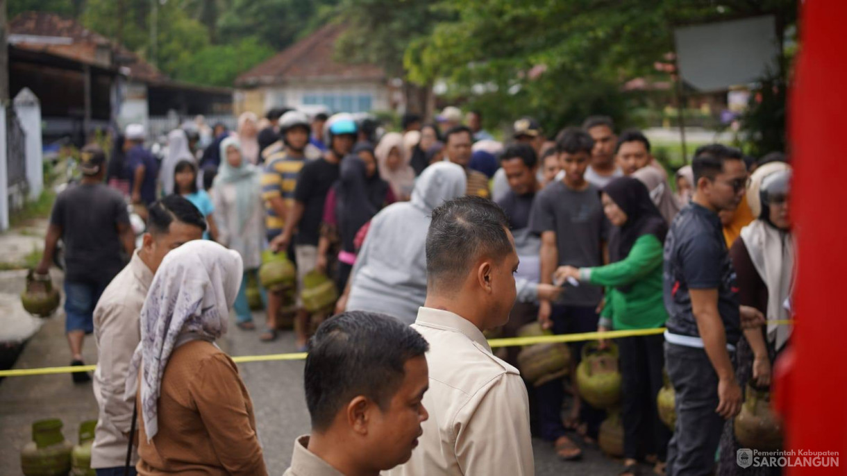 Monitoring Dalam Rangka Operasi Pasar Gas Elpiji 3 kg sejumlah 560 tabung untuk masyarakat di Laman Basamo