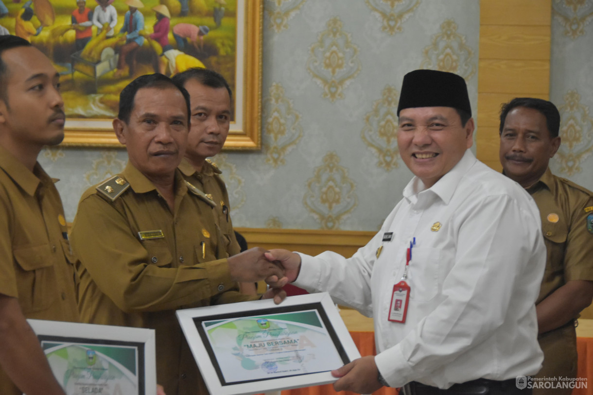 19 Desember 2023 - Rapat Koordinasi Kepala Desa, Lurah Dan Camat Kabupaten Sarolangun Tahun 2023 Di Ruang Aula Utama Kantor Bupati Sarolangun