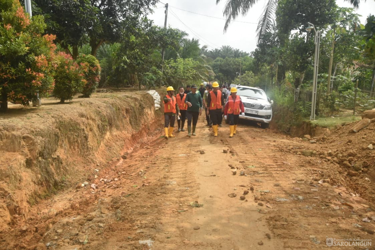 5 November 2025 Gotong Royong di Desa Bukit Suban Kecamatan Air Hitam