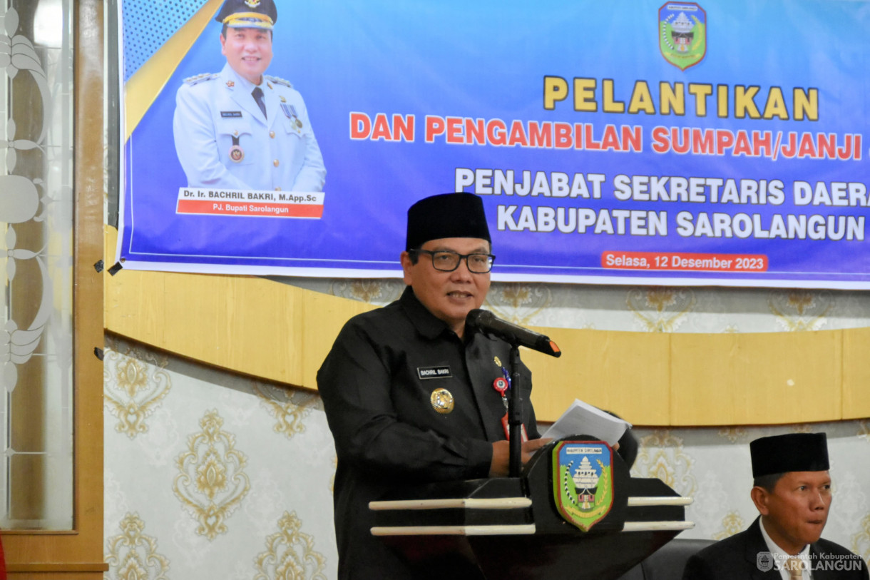 12 Desember 2023 - Pelantikan Dan Pengambilan Sumpah Janji Jabatan Penjabat Sekretaris Daerah Kabupaten Sarolangun Di Ruang Aula Utama Kantor Bupati Sarolangun