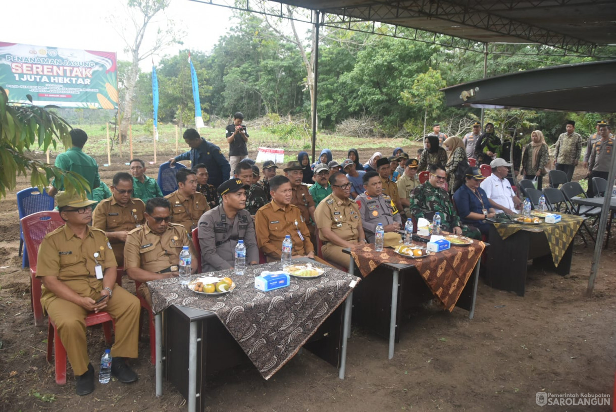 21 Januari 2025 -&nbsp;Penanaman Jagung Serentak di Desa Pelawan Jaya Kecamatan Pelawan