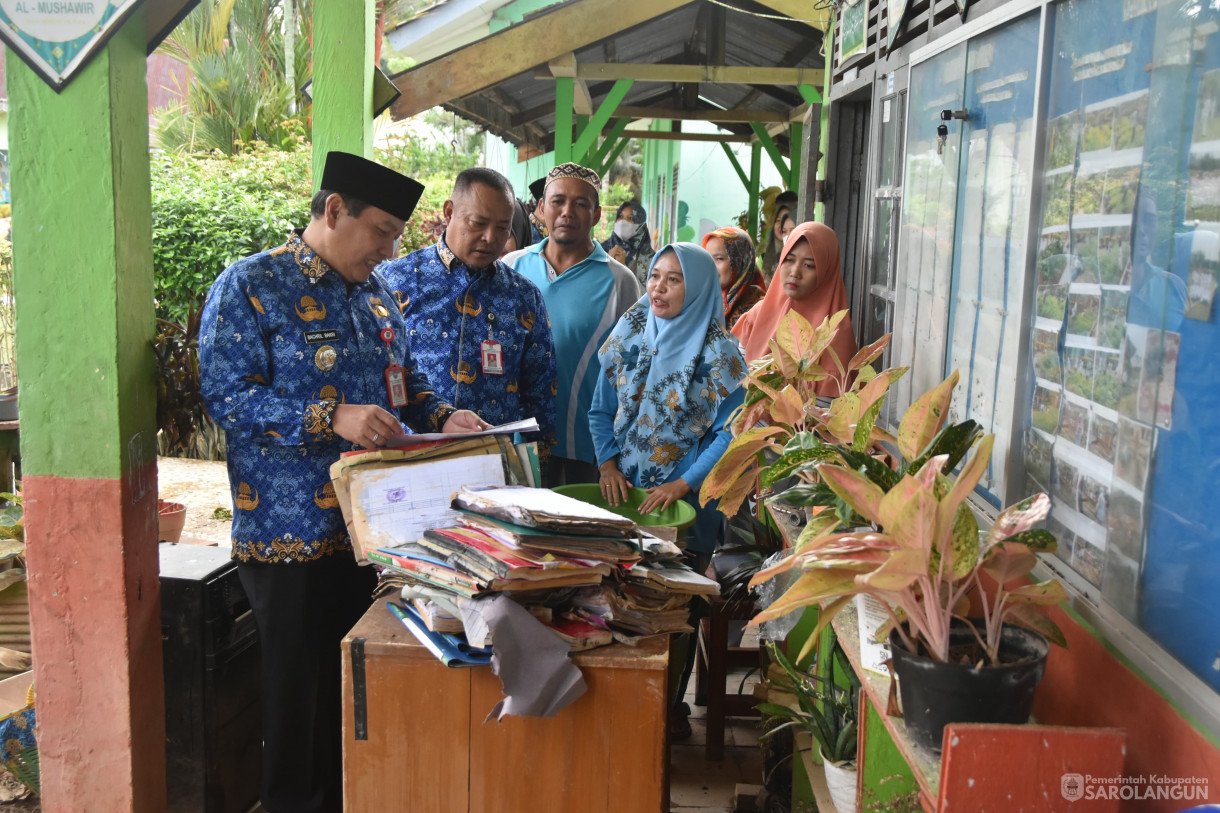 17 Januari 2024 - Meninjau Kondisi Sekolah Pasca Banjir Di Kecamatan Sarolangun