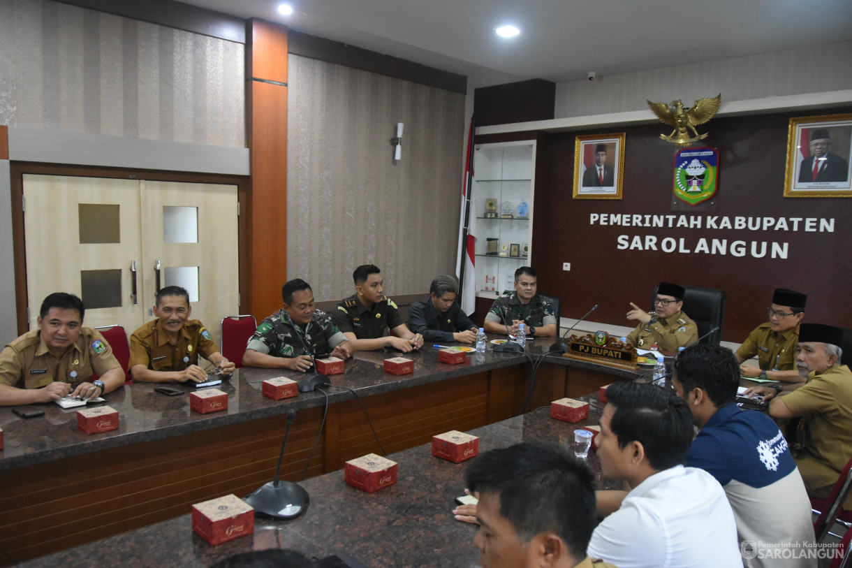 18 Desember 2023 - Rapat TPID Via Zoom Meeting Di Ruang Pola Utama Kantor Bupati Sarolangun