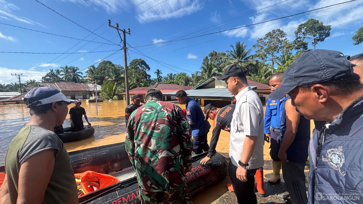 26 April 2026 Wakil Bupati Sarolangun meninjau ke sejumlah titik di kecamatan yang terdampak banjir akibat kenaikan debit air sungai, diantaranya Teluk kecimbung, Pulau Buayo, Desa baru panti dan Bernai dalam