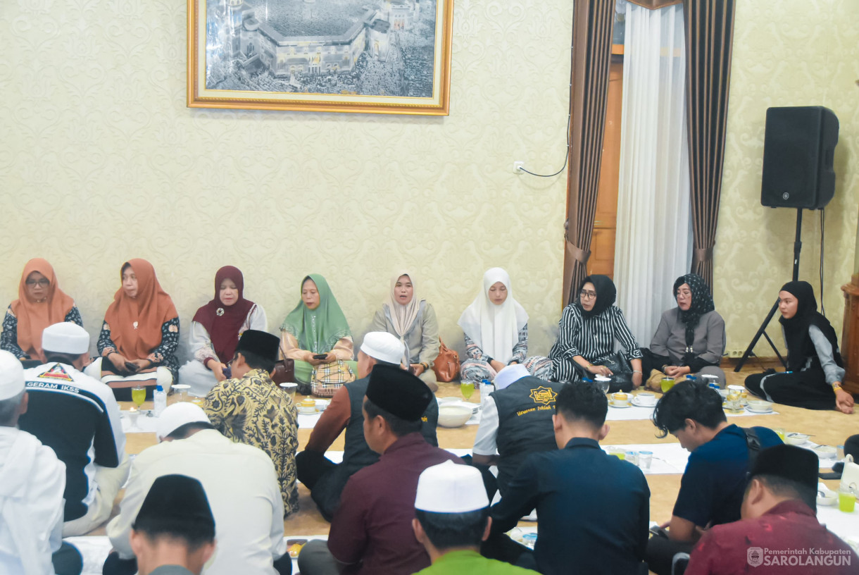 28 Maret 2025 - Buka Bersama Wartawan, LSM, dan OKP SeKabupaten Sarolangun Bertempat di Rumah Dinas Bupati Sarolangun&nbsp;