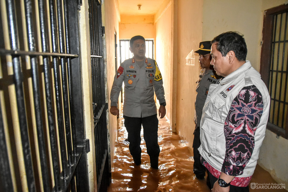 12 Januari 2024 - Meninjau Lokasi Terdampak Banjir Di Desa Pulau Pandan Kecamatan Limun