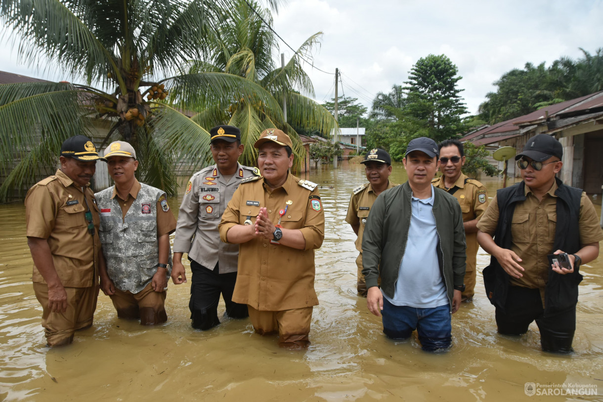 16 Januari 2024 - Meninjau Lokasi Terdampak Banjir Di Kecamatan Mandiangin