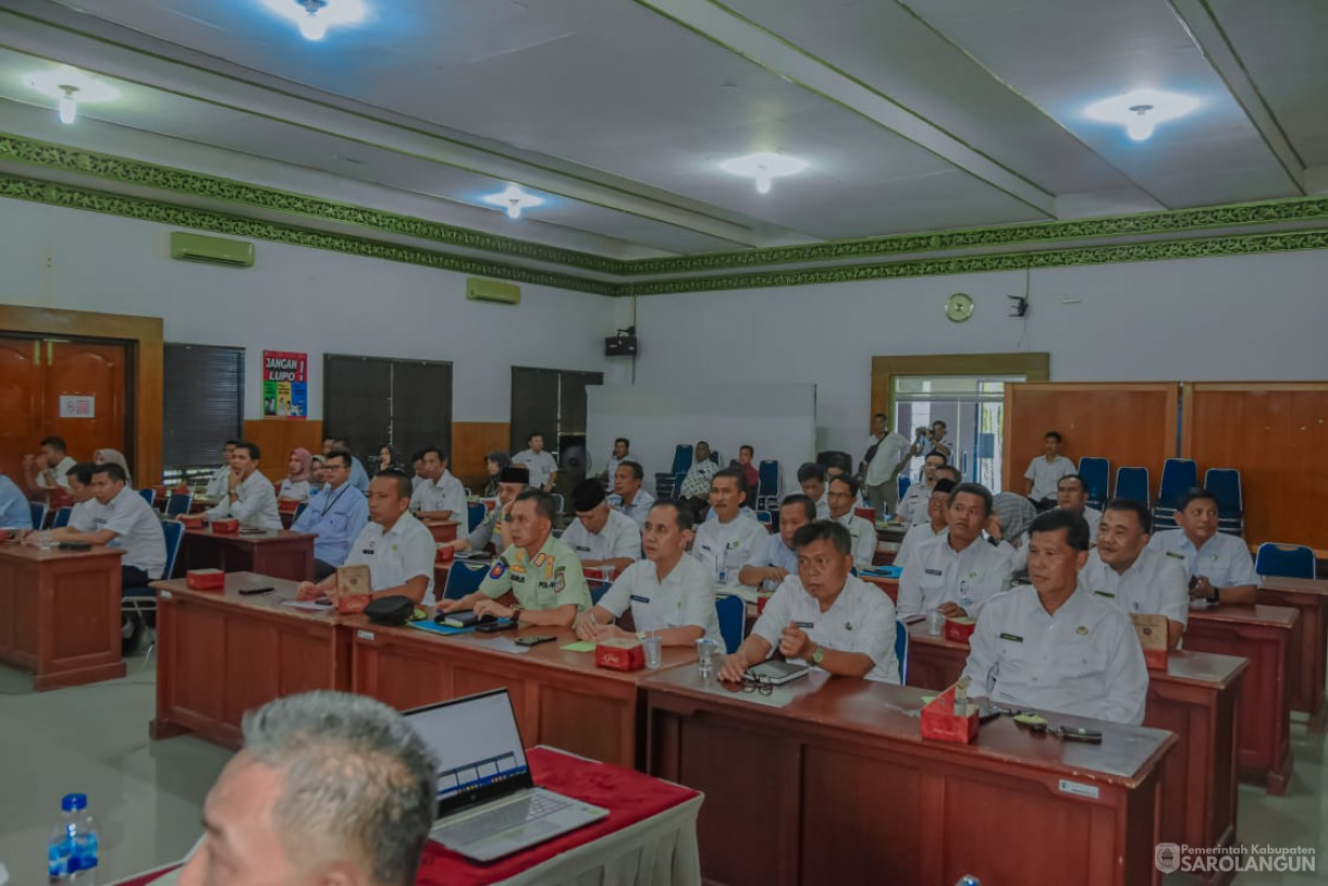 08 November 2023 - Penjabat Bupati Menghadiri Acara Orientasi Penyusunan Rancana Pembangunan Jangka Panjang Daerah Kab. Sarolangun Tahun 2025 sd 2045 di Aula Kantor Bappeda