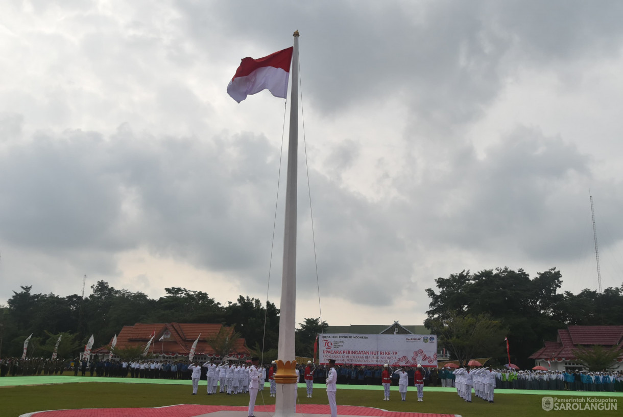 17 Agustus 2024 - Upacara Pengibaran Bendera Merah Putih Dalam Rangka HUT RI Ke 79, Bertempat di Lapangan Gunung Kembang Sarolangun