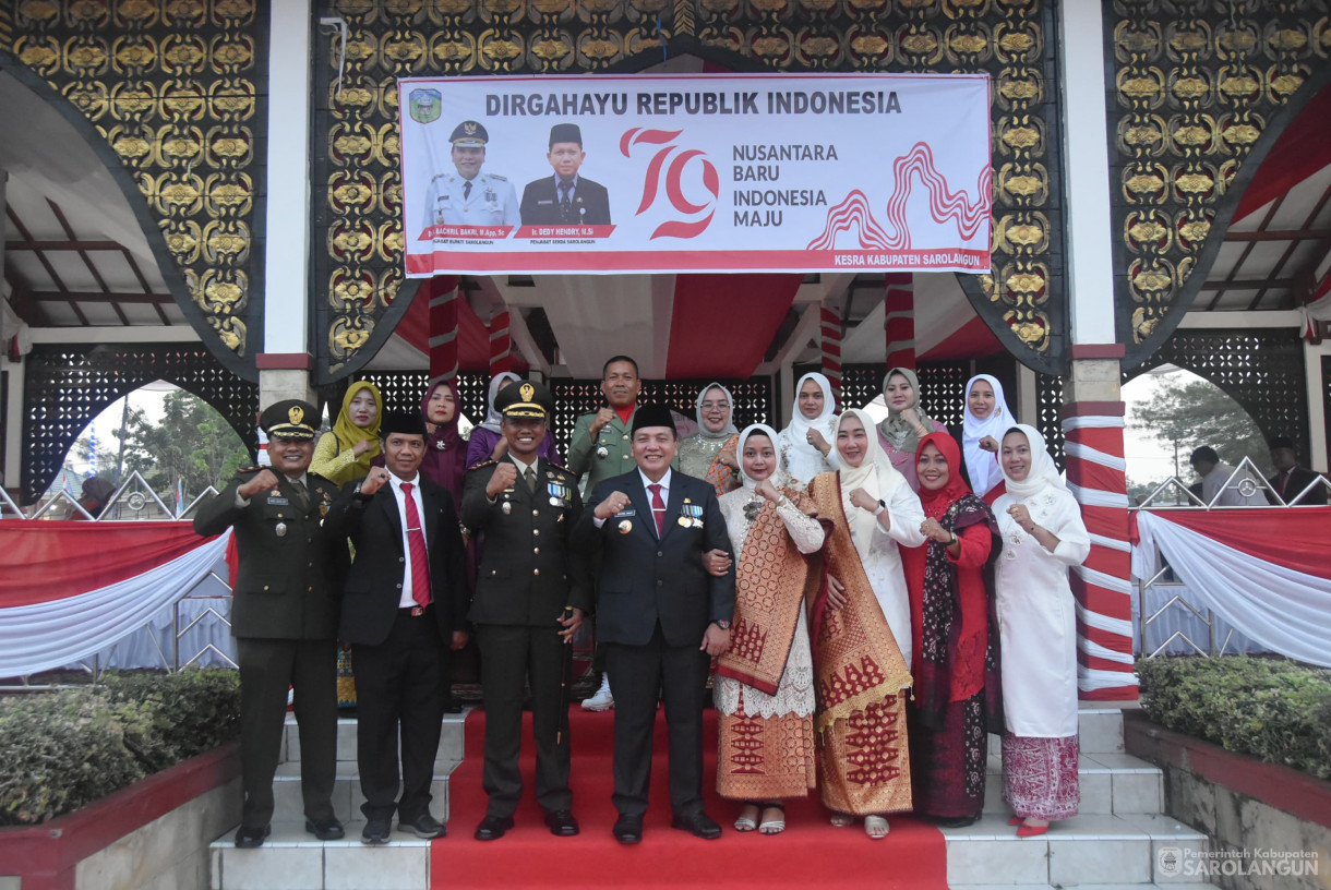 17 Agustus 2024 -&nbsp;Upacara Penurunan Bendera Merah Putih Dalam Rangka HUT RI Ke 79, Bertempat di Lapangan Gunung Kembang Sarolangun