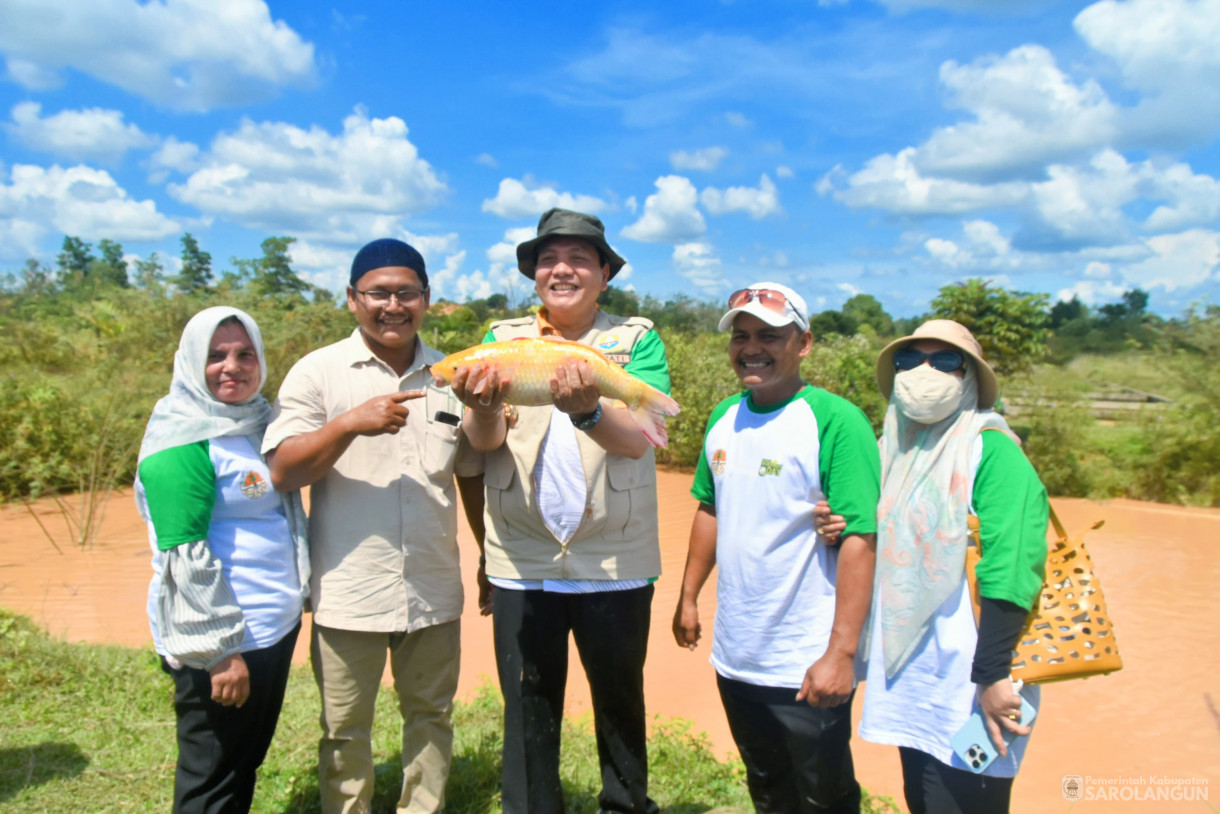 12 Juni 2024 - Meninjau Kolam Ikan Di Desa Monti Kecamatan Limun