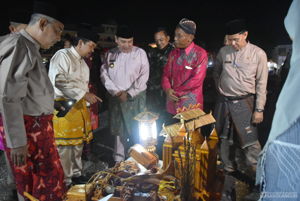 6 Oktober 2023 - Penjabat Bupati Sarolangun Menghadiri Sekaligus Membuka Festival HUT Sarolangun di Halaman GOR Sarolangun