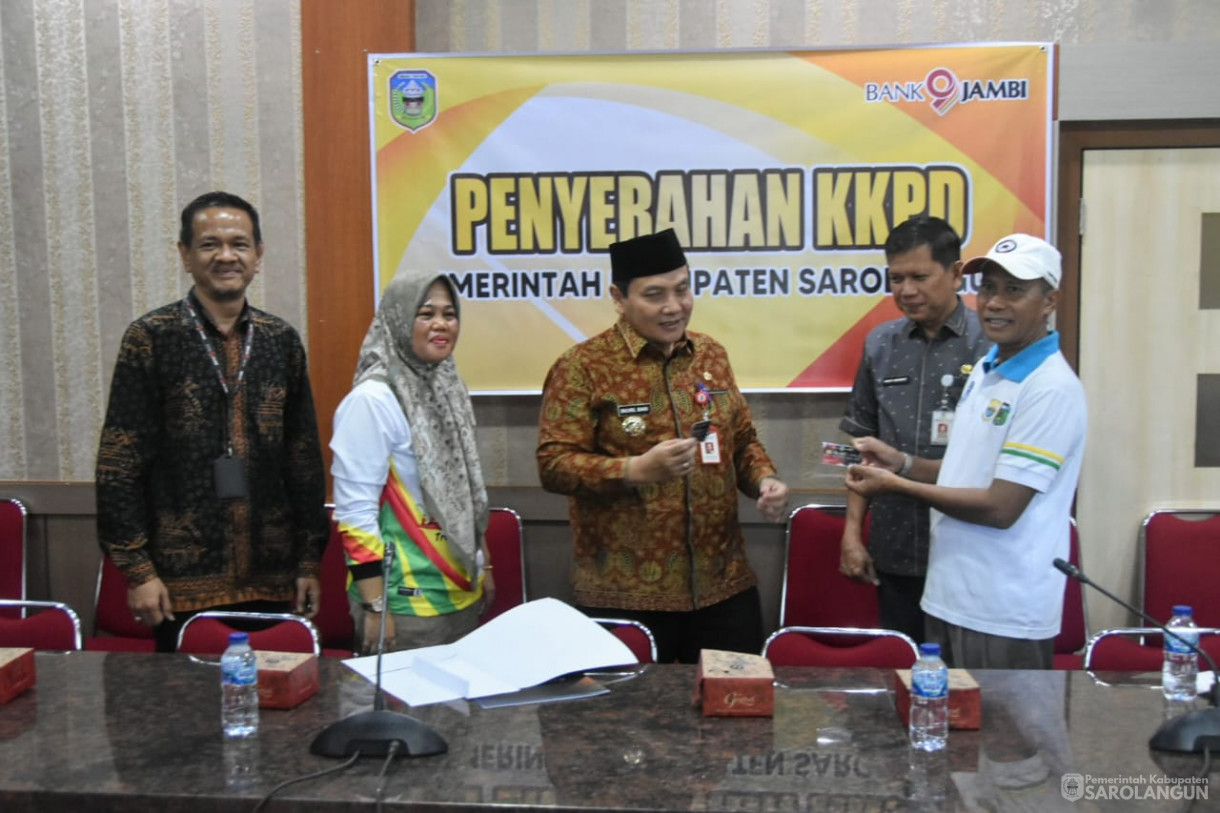 3 Mei 2024 - Penyerahan RKPD Pemerintah Kabupaten Sarolangun Di Ruang Pola Utama Kantor Bupati Sarolangun