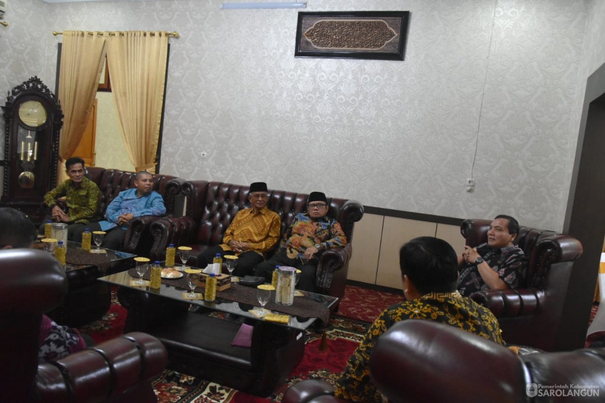 5 September 2023 - Penjabat Bupati Sarolangun Dr. Ir. Bachril Bakri, M.App.Sc Makan Malam Bersama Tim Penilaian Kota Sehat Kementerian Kesehatan Di Rumah Dinas Bupati Sarolangun