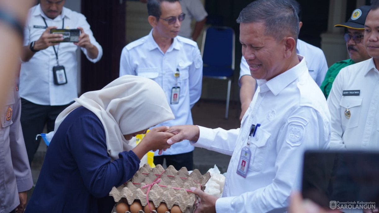20 Agustus 2025&nbsp; Gerakan Pangan Murah Dalam Rangka Pengendalian Inflasi dan Stabilisasi Pasokan Harga Pangan 2025 Bertempat di Ruko Abadi Sarolangun