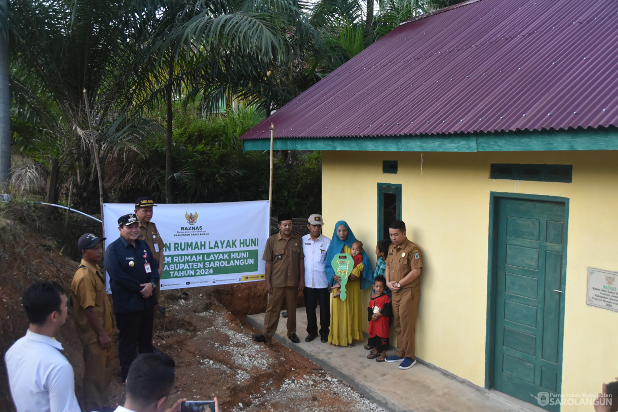 4 Juni 2024 - Meninjau Dan Meresmikan Rumah Layak Huni Bantuan Dari Baznas Di Desa Perdamaian Kecamatan Singkut