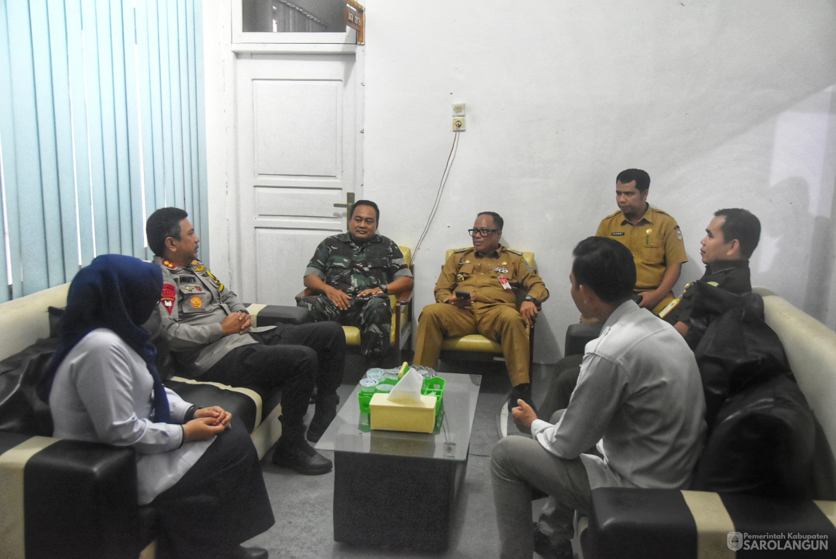 22 Oktober 2024 -&nbsp;Monitoring Pelipatan Surat Suara Pilgub, Bertempat di Kantor KPU Sarolangun