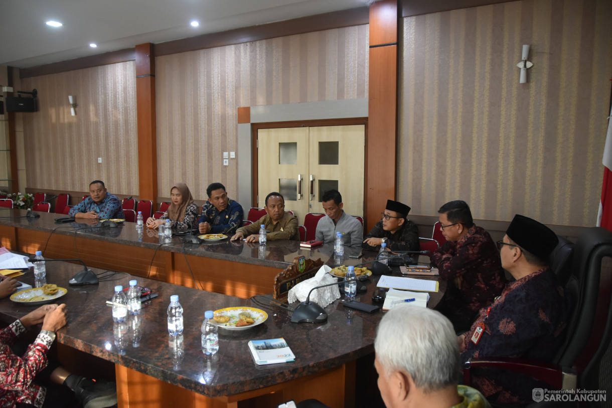 1 Februari 2024 - Rapat Membahas Tentang Belanja Tidak Terduga Di Ruang Pola Utama Kantor Bupati Sarolangun