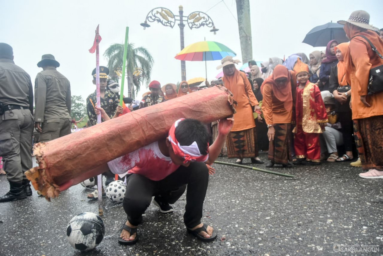 18 Agustus 2025 Pawai Pembangunan di Depan Rumah Dinas Bupati Sarolangun