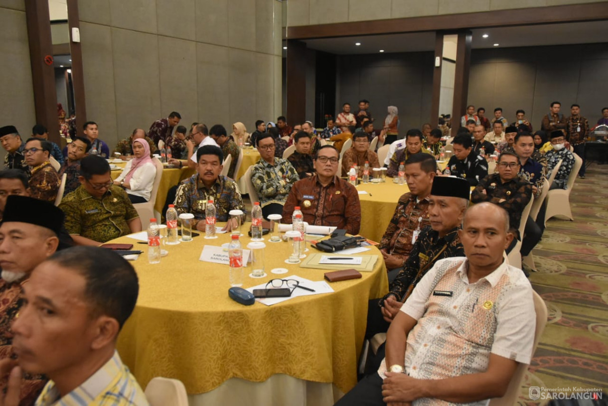 14 September 2023 - Penjabat Bupati Sarolangun Menghadiri Rapat Koordinasi Pemberantasan Korupsi Di Provinsi Jambi Bersama Kepala Daerah dan Ketua DPRD Se Provinsi Jambi di Ballroom Swissbell Hotel Jambi