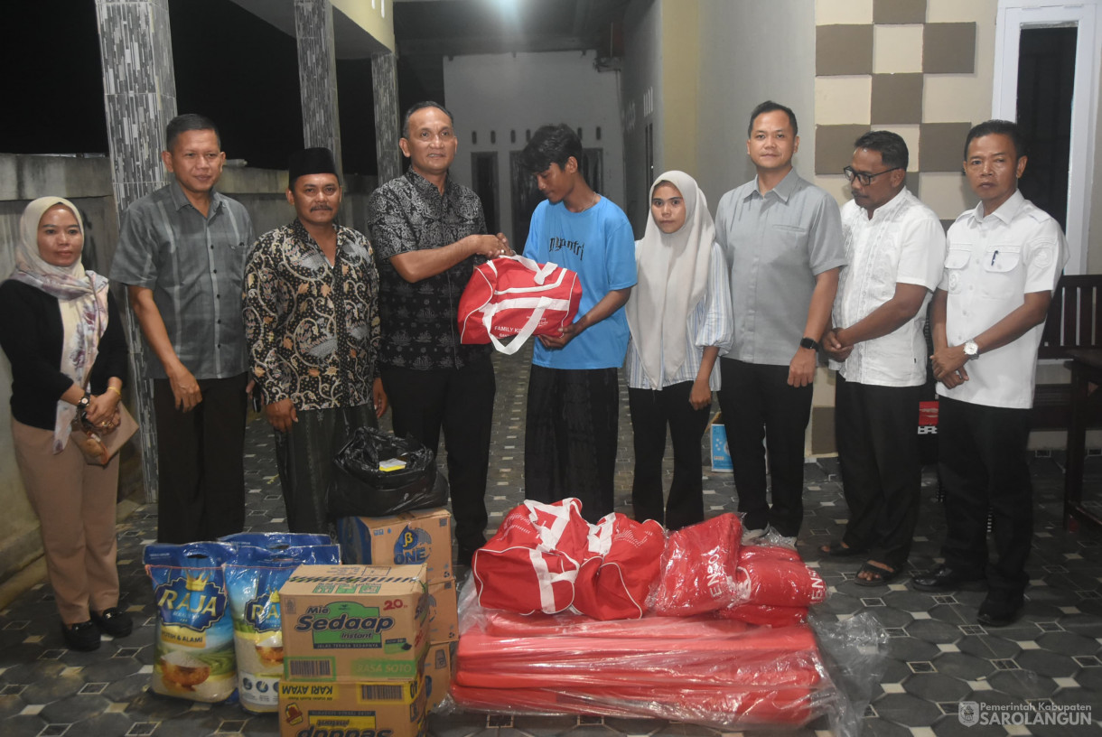 9 Juli 2025 -&nbsp;Meninjau dan Penyerahan Bantuan Rumah Warga Korban Kebakaran di Desa Monti Kecamatan Limun