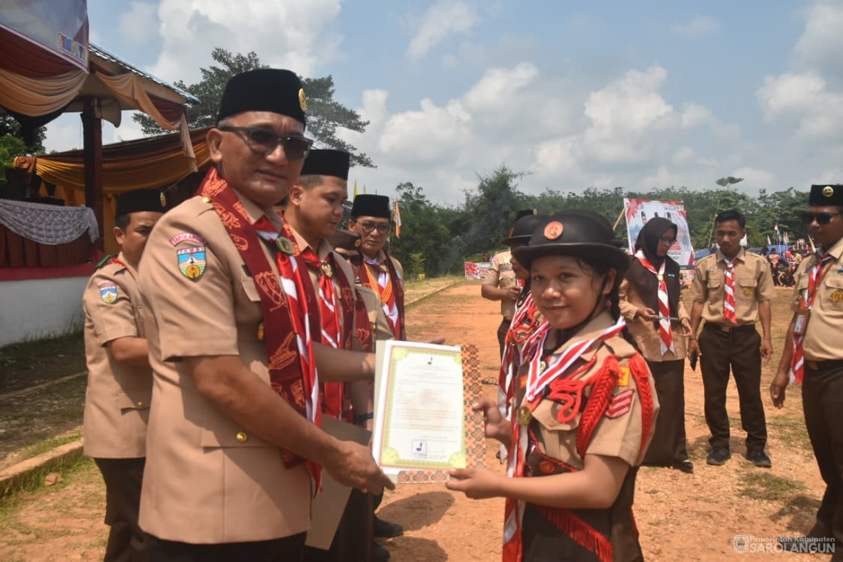 25 September 2025&nbsp; Apel Besar Hari Pramuka Ke 64 Tahun 2025 Tingkat Kwartir Cabang Sarolangun di Lapangan Belakang Kantor Camat Mandiangin