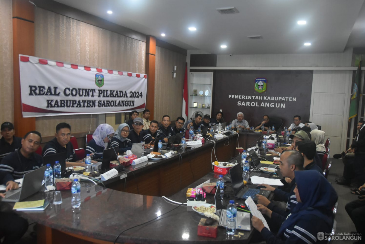27 November 2024 - Real Count Pilkada 2024 Kabupaten Sarolangun, Bertempat di Ruang Pola Utama Kantor Bupati Sarolangun
