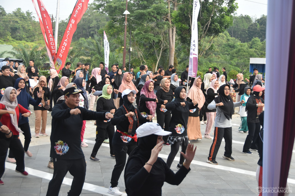 24 Desember 2023 - Senam Sehat Bersama KPU Dalam Rangka Sosialisasi Pemilu Tahun 2024 Di Lapangan Gunung Kembang Sarolangun