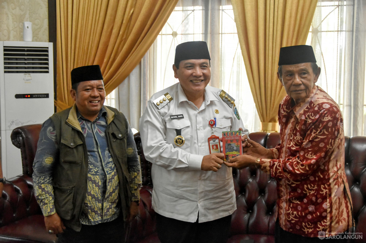 10 Januari 2024 - Silaturahmi Dengan Pengurus FKUB Provinsi Jambi Dan FKUB Kabupaten Sarolangun Di Rumah Dinas Bupati Sarolangun