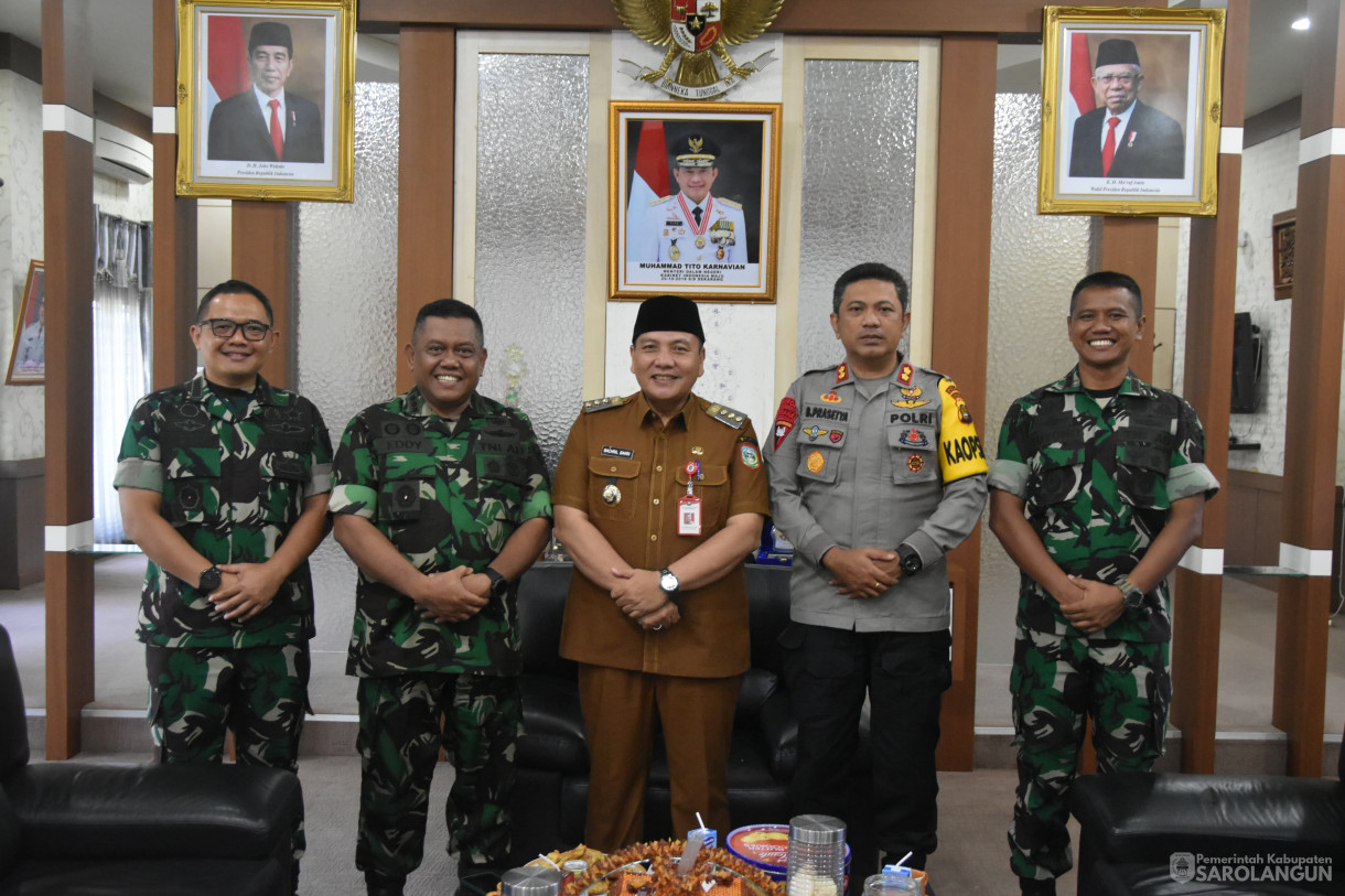 29 Januari 2024 - Silaturahmi Dengan Kasrem 042 Gapu Di Ruang Kerja Bupati Sarolangun