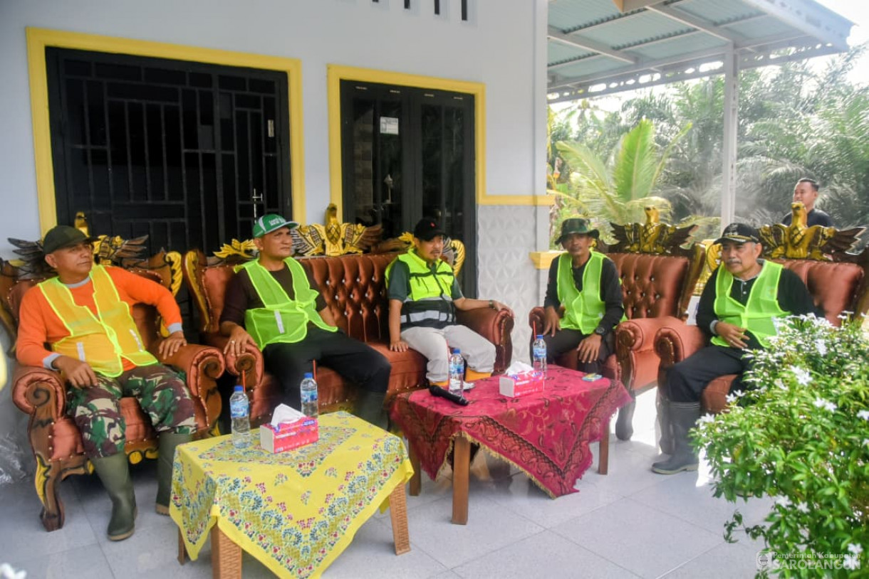 30 November 2025&nbsp; Gotong Royong Membangun Infrastruktur Bersama Masyarakat Desa Sungai Merah Kecamatan Pelawan