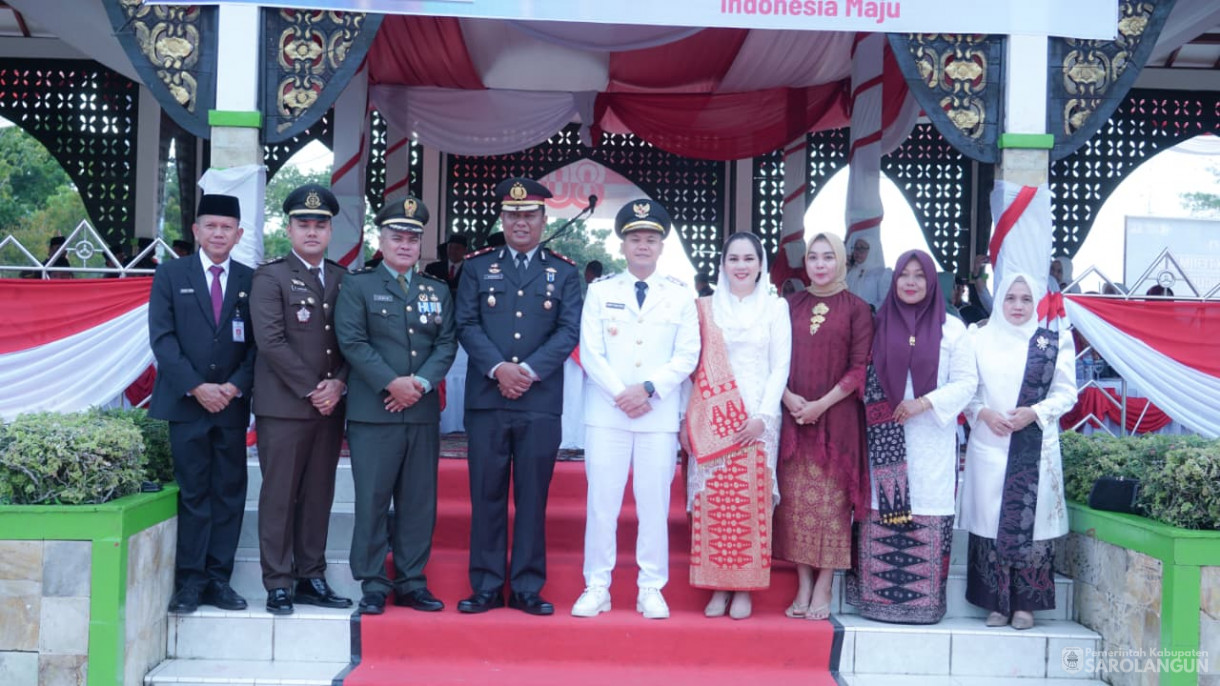 17 Agustus 2025&nbsp; Upacara Penurunan Bendera Merah Putih Bertempat di lapangan Gunung Kembang