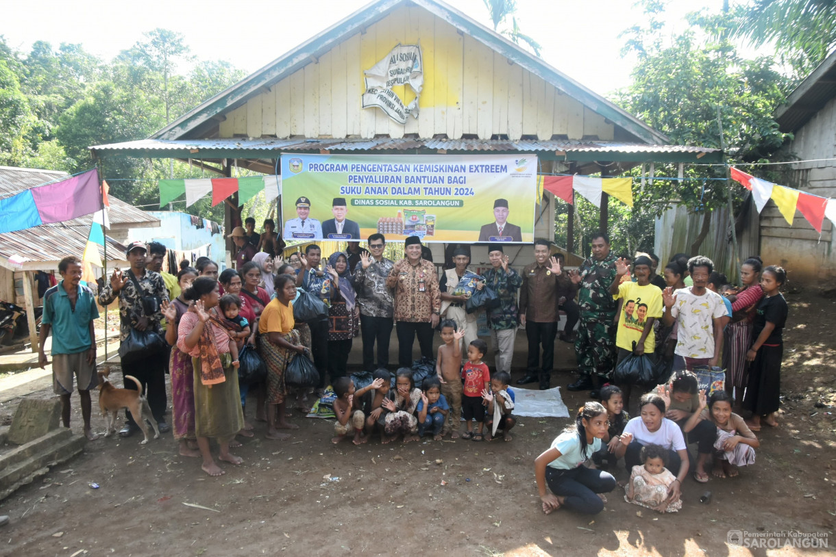 11 Juli 2024 - Penyerahan Bantuan Bantuan Untuk Warga Suku Anak Dalam, Bertempat di Desa Pulau Lintang Kecamatan Bathin VIII