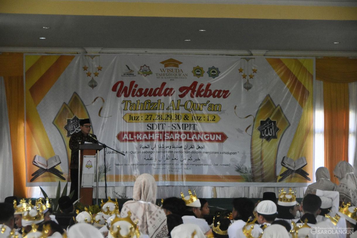 18 Mei 2024 - Wisuda Akbar Tahfizh Al Quran SD IT dan SMP IT Al Kahfi Sarolangun