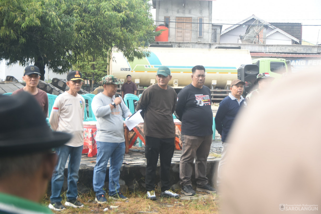 23 Mei 2025 - Bupati Sarolangun ikut Gelar Karya Bakti Bersama Kodim 0420 Sarko